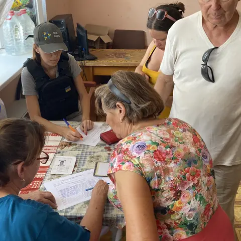 Registration of all recipients with name, ID and signature